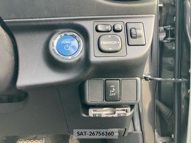 Toyota AQUA 2012-08 8145476-13