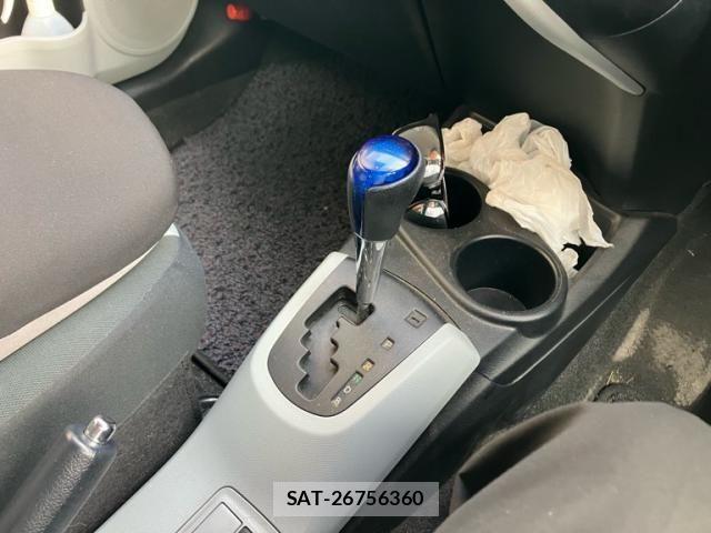 Toyota AQUA 2012-08 8145476-17