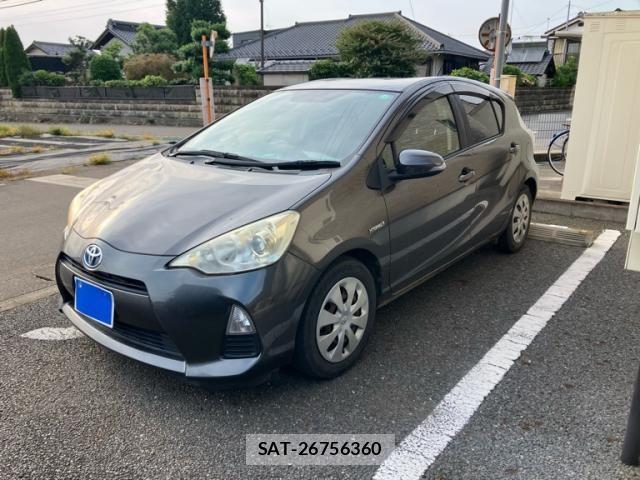 Toyota AQUA 2012-08 8145476-1