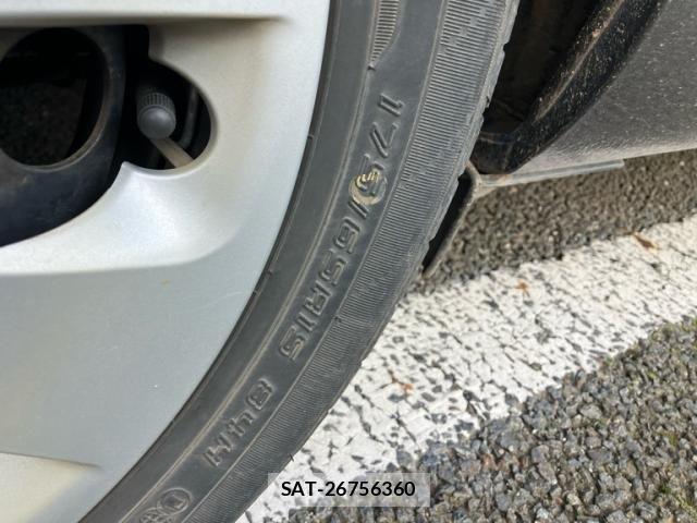 Toyota AQUA 2012-08 8145476-7