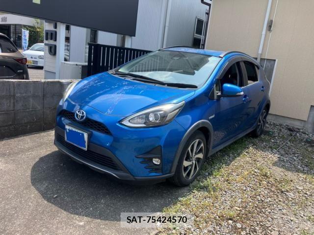 Toyota AQUA 2017-08 8145464-0