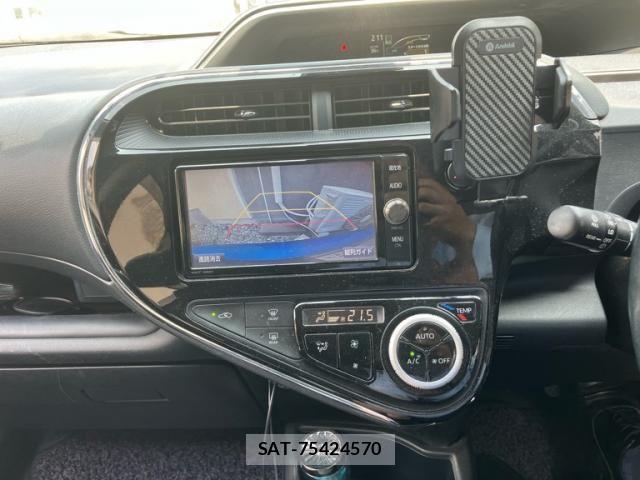 Toyota AQUA 2017-08 8145464-20