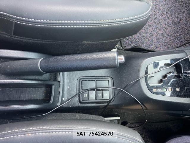 Toyota AQUA 2017-08 8145464-23