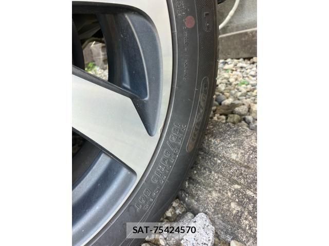 Toyota AQUA 2017-08 8145464-4
