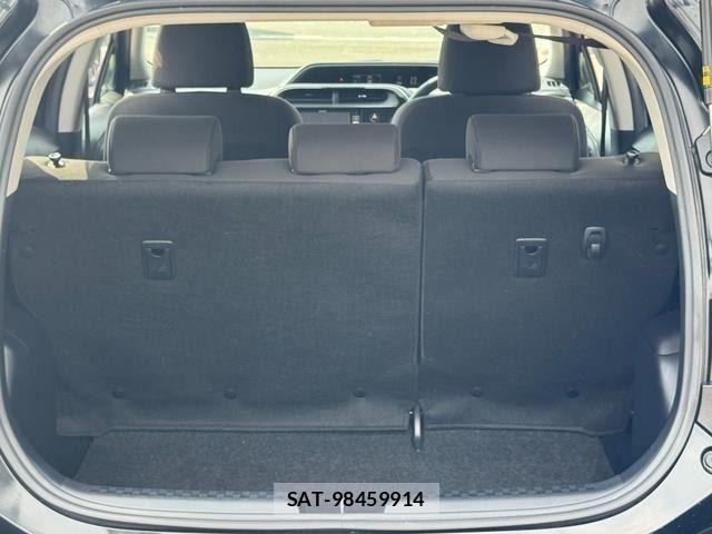 Toyota AQUA 2018-05 8157924-10