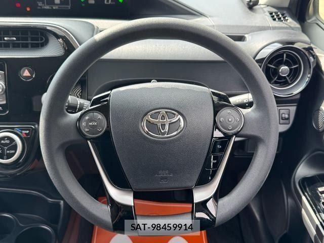 Toyota AQUA 2018-05 8157924-11
