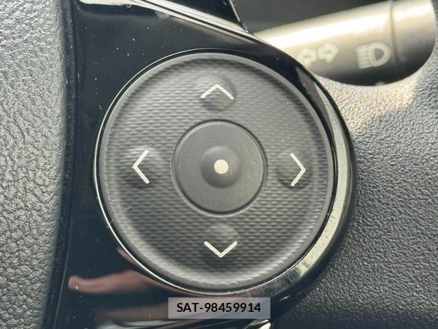Toyota AQUA 2018-05 8157924-13