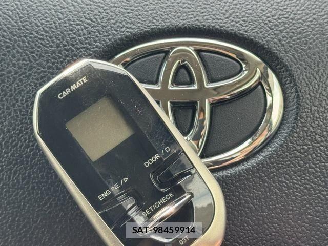 Toyota AQUA 2018-05 8157924-14