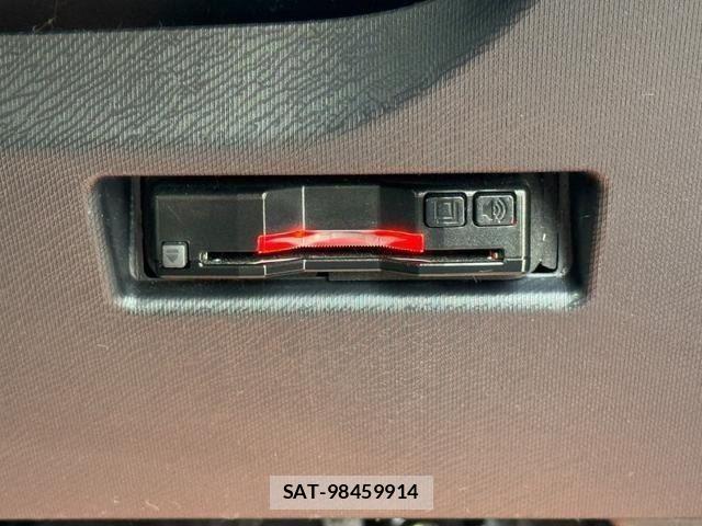 Toyota AQUA 2018-05 8157924-27