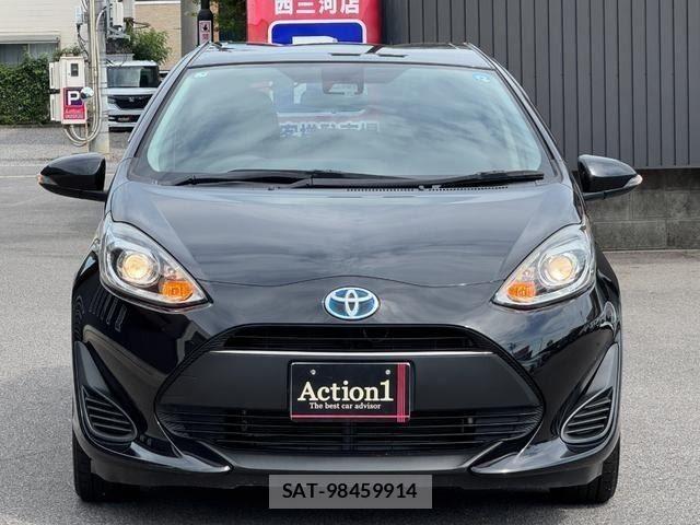 Toyota AQUA 2018-05 8157924-2