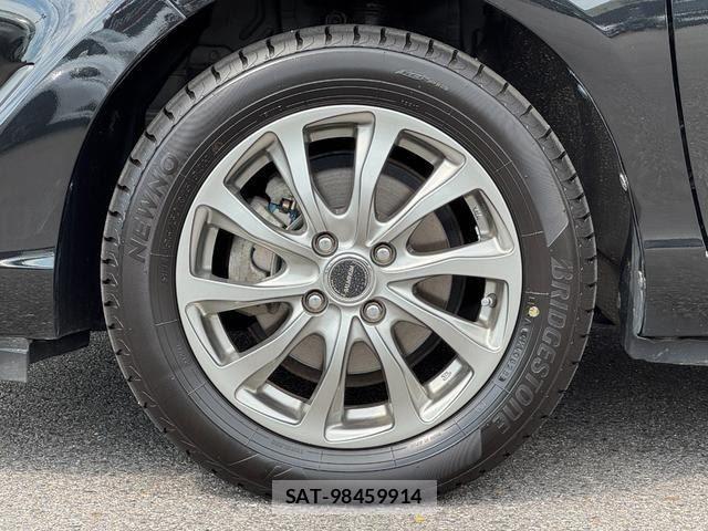 Toyota AQUA 2018-05 8157924-7