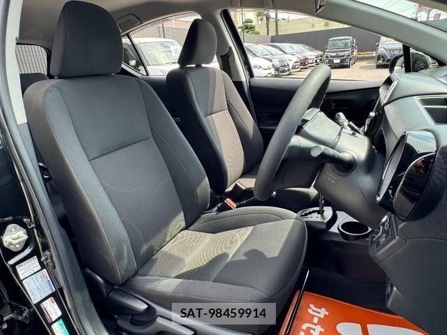 Toyota AQUA 2018-05 8157924-8