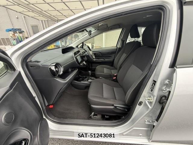 Toyota AQUA 2019-07 8157928-9