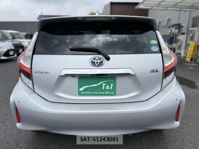 Toyota AQUA 2019-07 8157928-14