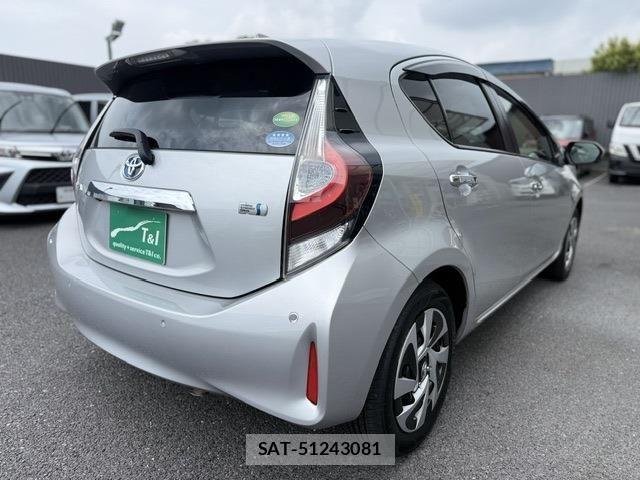 Toyota AQUA 2019-07 8157928-1