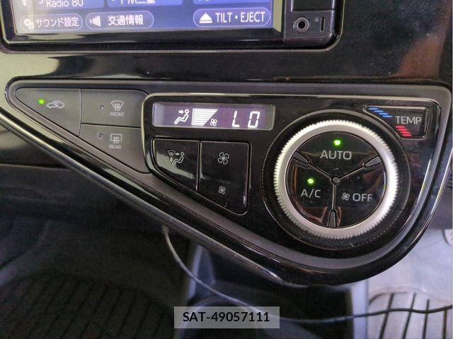 Toyota AQUA 2018-04 8157931-10
