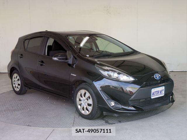 Toyota AQUA 2018-04 8157931-15