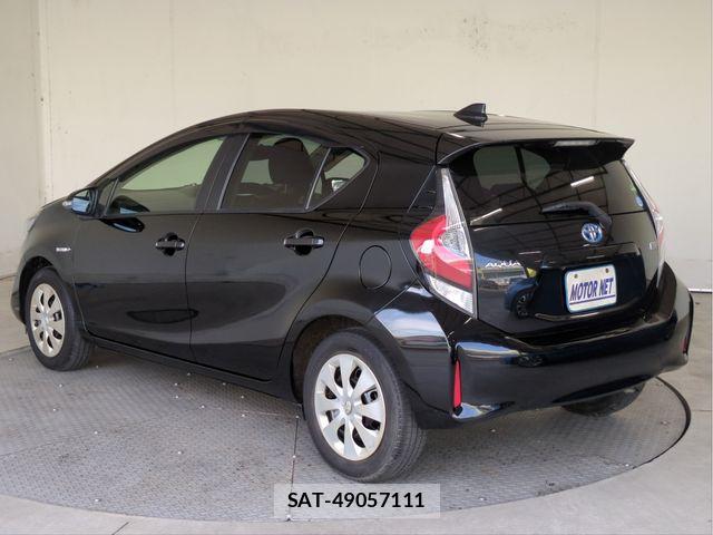 Toyota AQUA 2018-04 8157931-18