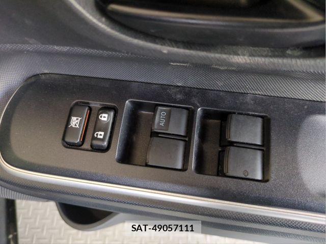 Toyota AQUA 2018-04 8157931-28