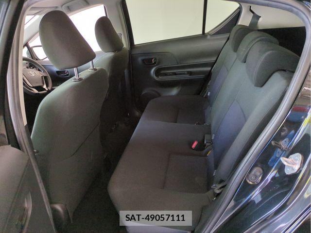 Toyota AQUA 2018-04 8157931-4