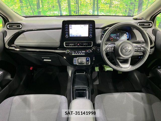 Toyota AQUA 2025-05 8157923-1