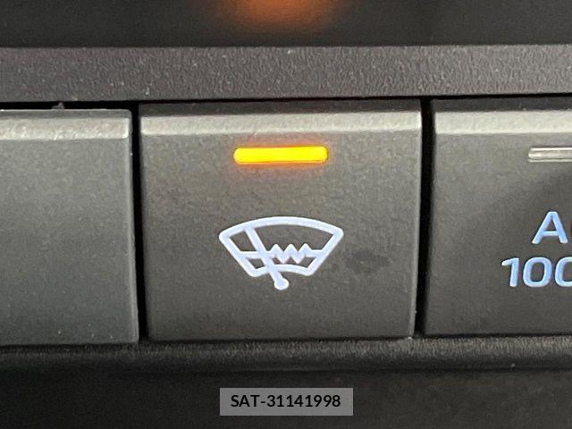Toyota AQUA 2025-05 8157923-6
