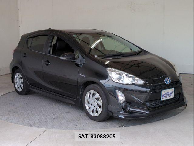 Toyota AQUA 2015-05 8157940-16