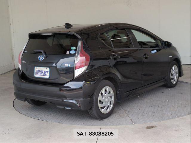 Toyota AQUA 2015-05 8157940-1