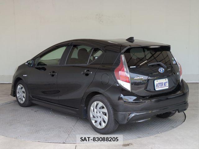 Toyota AQUA 2015-05 8157940-19