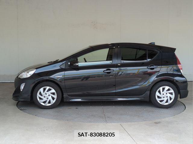 Toyota AQUA 2015-05 8157940-20