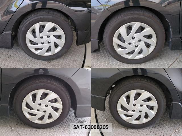 Toyota AQUA 2015-05 8157940-23
