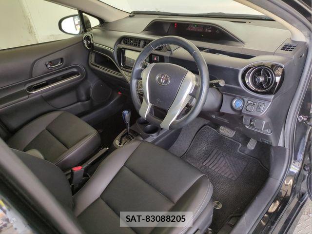 Toyota AQUA 2015-05 8157940-25