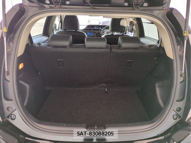 Toyota AQUA 2015-05 8157940-6