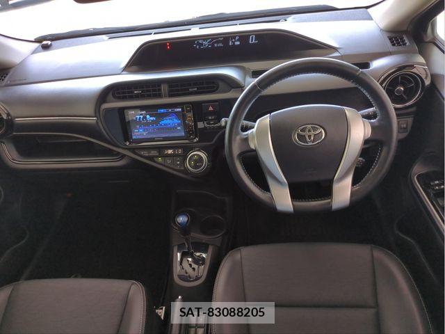 Toyota AQUA 2015-05 8157940-7