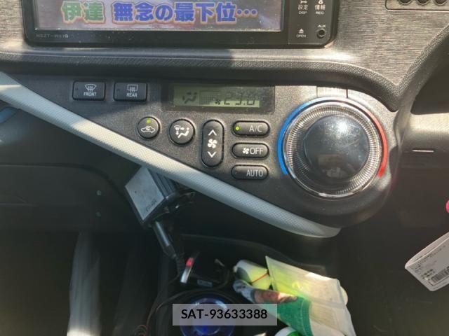 Toyota AQUA 2014-08 8157947-19