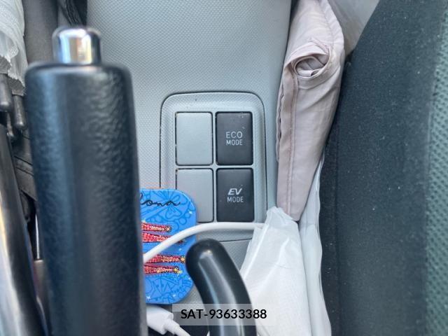 Toyota AQUA 2014-08 8157947-21