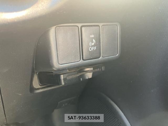 Toyota AQUA 2014-08 8157947-22