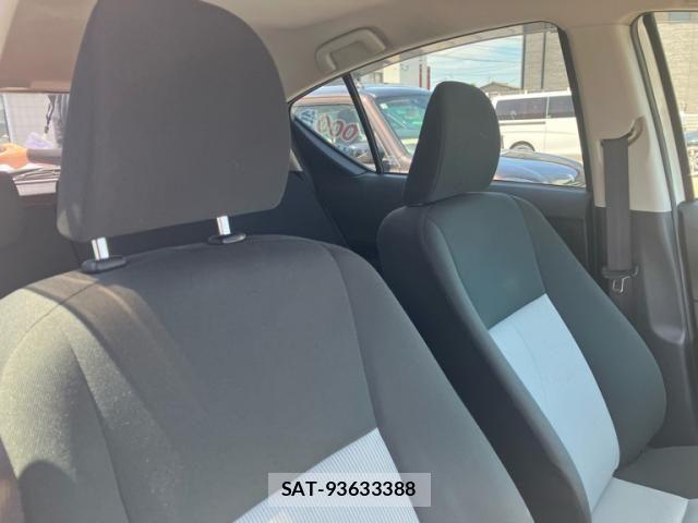 Toyota AQUA 2014-08 8157947-4