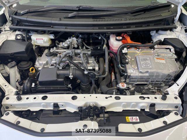 Toyota AQUA 2019-03 8157927-18