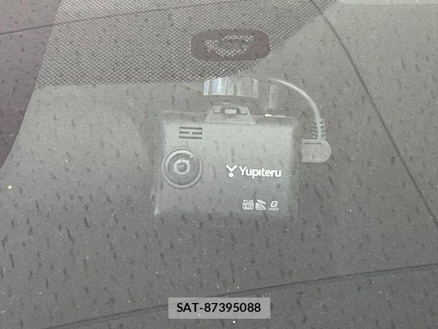 Toyota AQUA 2019-03 8157927-6