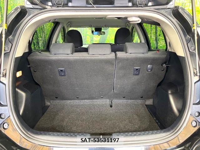 Toyota AQUA 2019-10 8157929-10