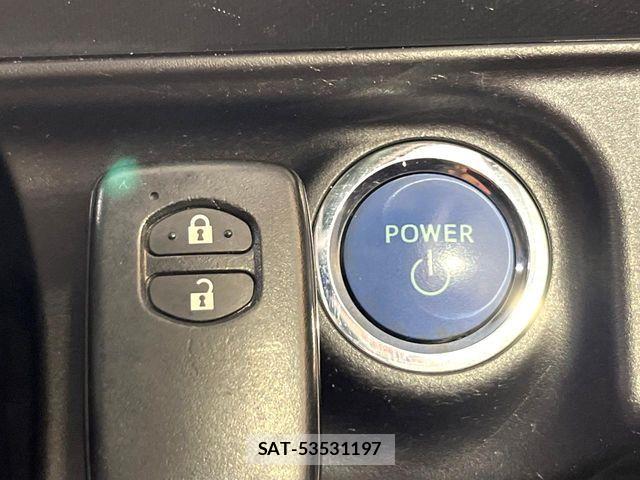 Toyota AQUA 2019-10 8157929-6