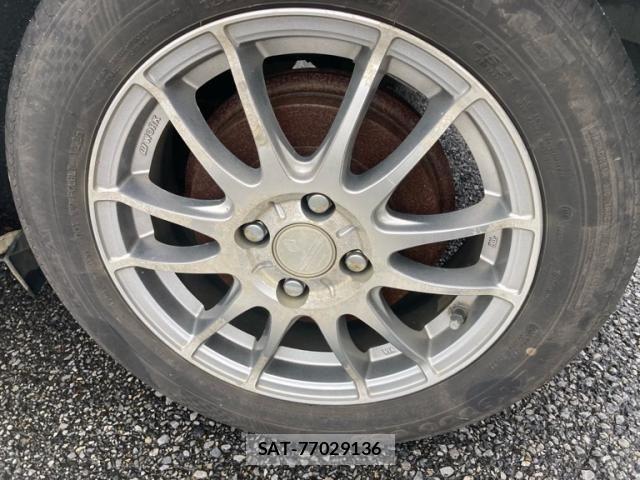 Toyota AQUA 2012-09 8206317-11