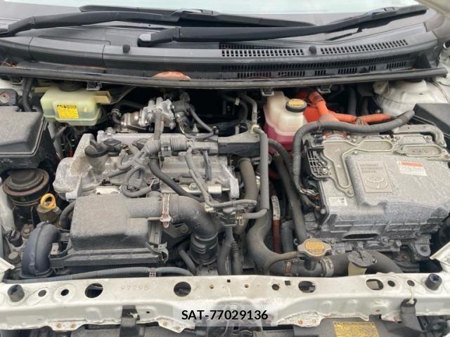 Toyota AQUA 2012-09 8206317-14