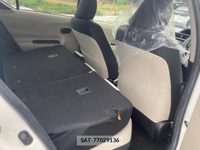 Toyota AQUA 2012-09 8206317-21