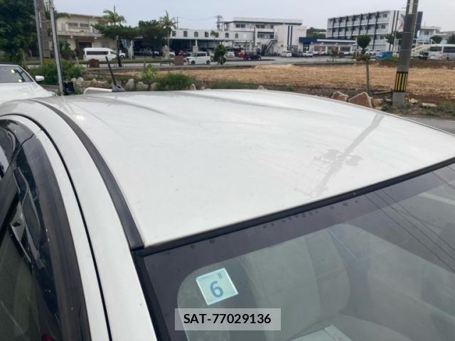 Toyota AQUA 2012-09 8206317-2