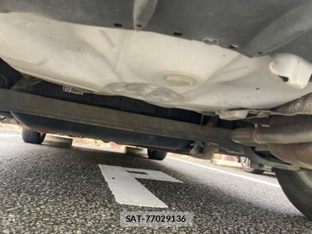 Toyota AQUA 2012-09 8206317-7
