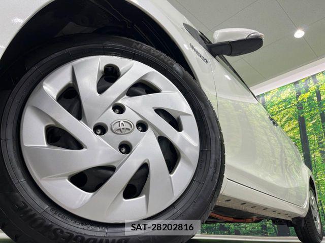 Toyota AQUA 2019-04 8206257-12