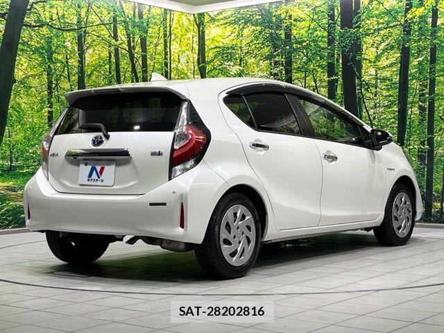 Toyota AQUA 2019-04 8206257-16