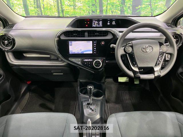 Toyota AQUA 2019-04 8206257-1